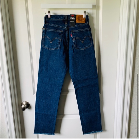 Levi’s Wedgie fit straight leg below the belt wash - Picture 3 of 5